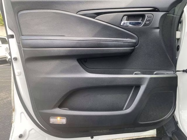 2017 White Diamond Pearl Honda Pilot Elite AWD SUV