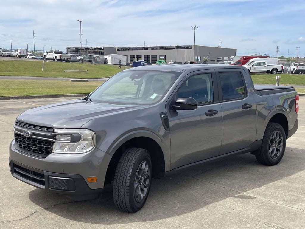 2024 Carbonized Gray Metallic Ford Maverick XLT FWD Truck