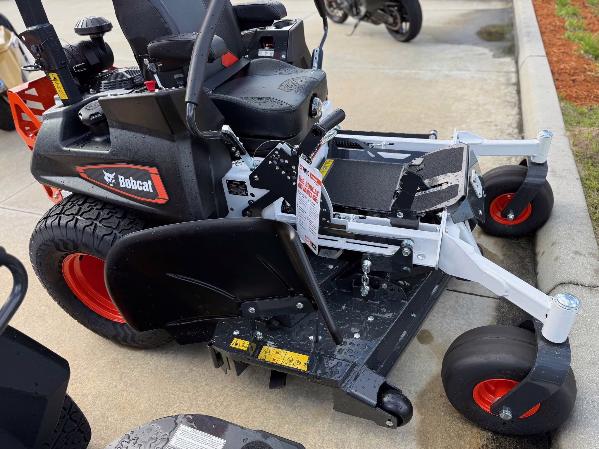 2026 Bobcat ZT7000 Series ZT7061 Lawn Mower