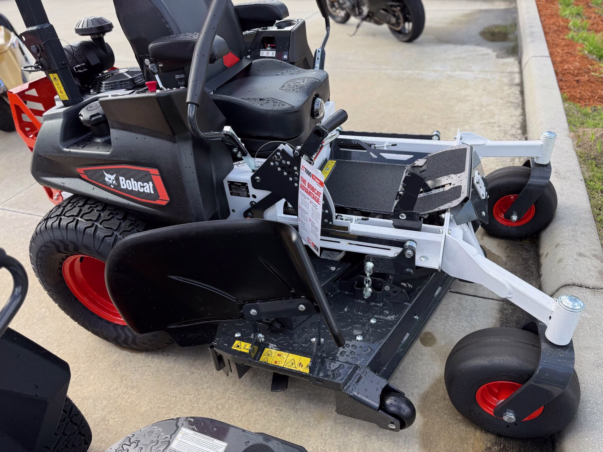 2026 Bobcat ZT7000 Series ZT7061 Lawn Mower