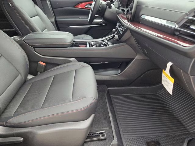 2026 Sterling Gray Metallic Chevrolet Traverse Z71 AWD SUV