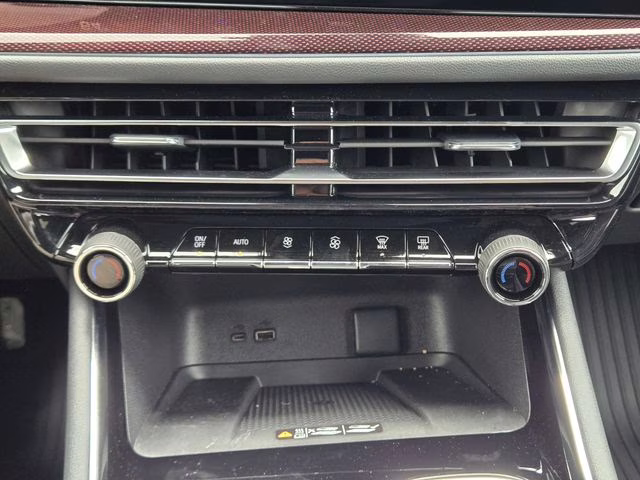 2026 Sterling Gray Metallic Chevrolet Traverse Z71 AWD SUV