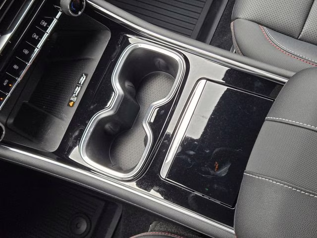 2026 Sterling Gray Metallic Chevrolet Traverse Z71 AWD SUV