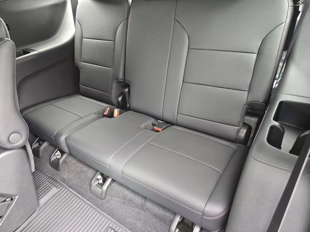 2026 Sterling Gray Metallic Chevrolet Traverse Z71 AWD SUV