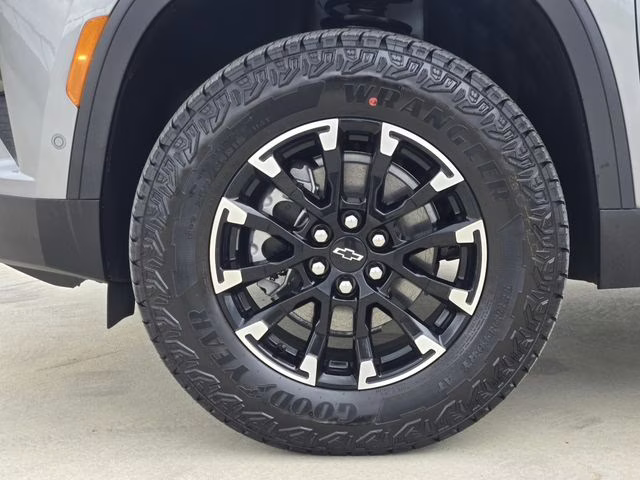 2026 Sterling Gray Metallic Chevrolet Traverse Z71 AWD SUV