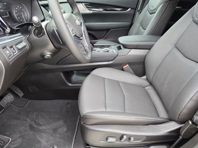 2026 Argent Silver Metallic Cadillac XT5 Premium Luxury FWD SUV