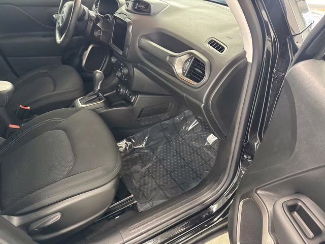 2023 Black Clearcoat Jeep Renegade Latitude 4X4 SUV