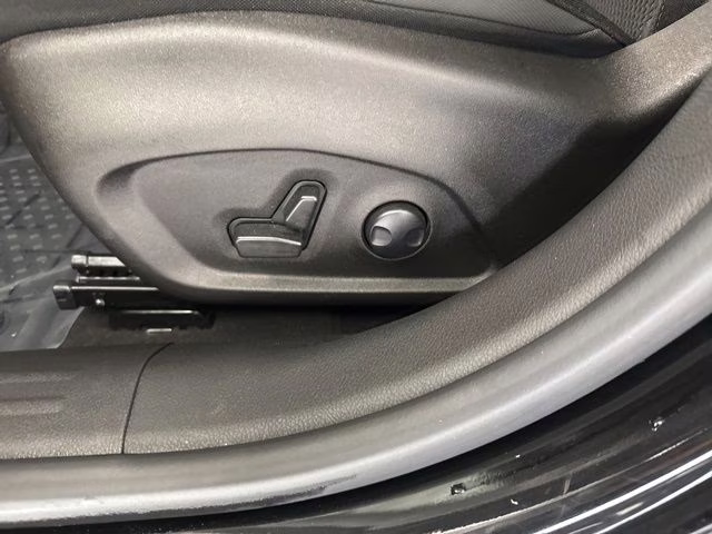 2023 Black Clearcoat Jeep Renegade Latitude 4X4 SUV