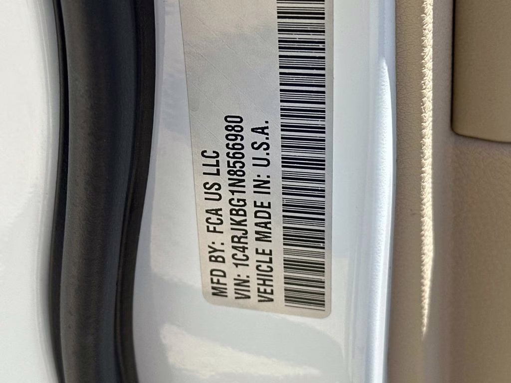 2022 Bright White Clearcoat Jeep Grand Cherokee L Limited 4X4 SUV