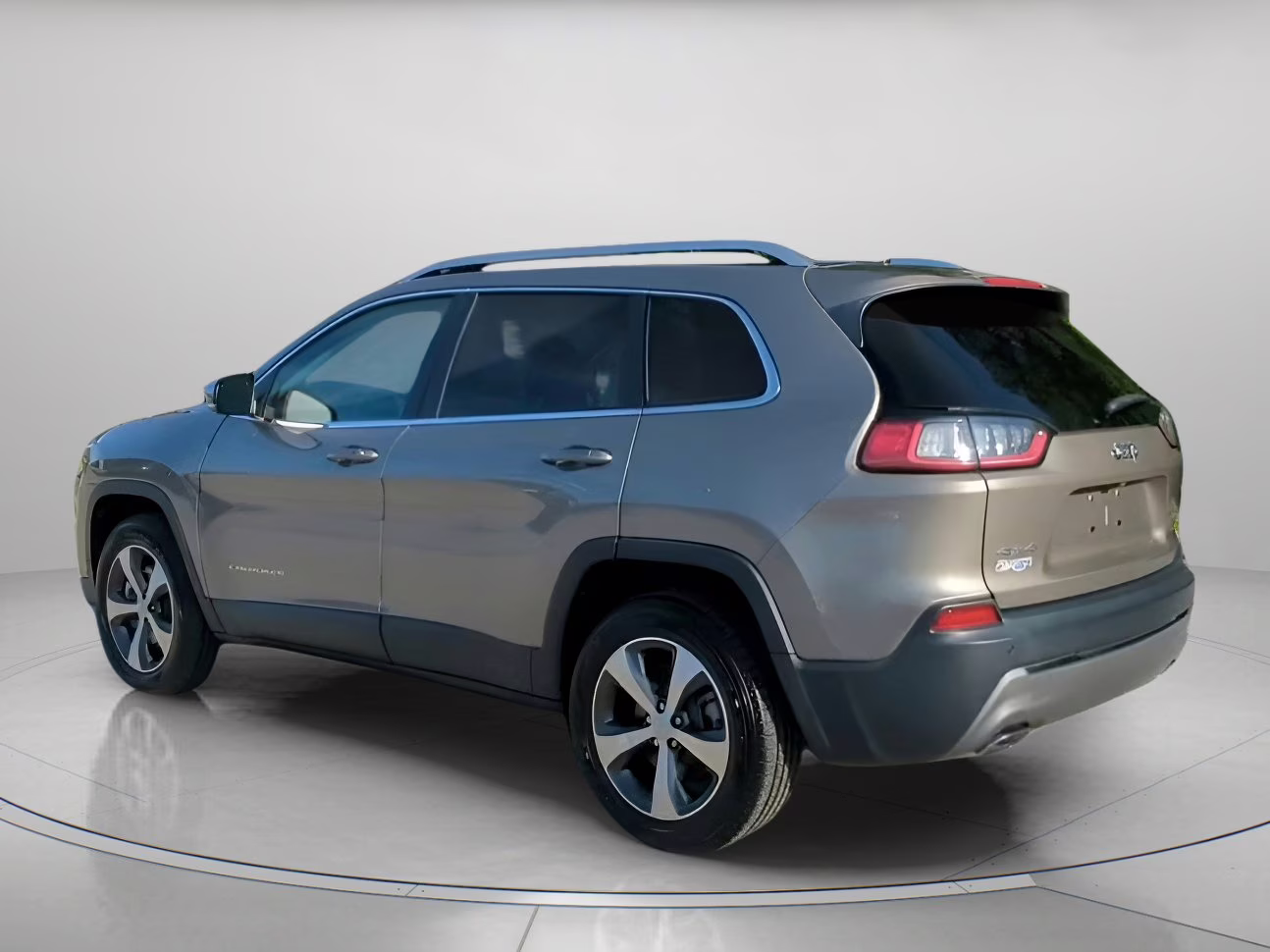 2020 Light Brownstone Pearlcoat Jeep Cherokee Limited 4X4 SUV