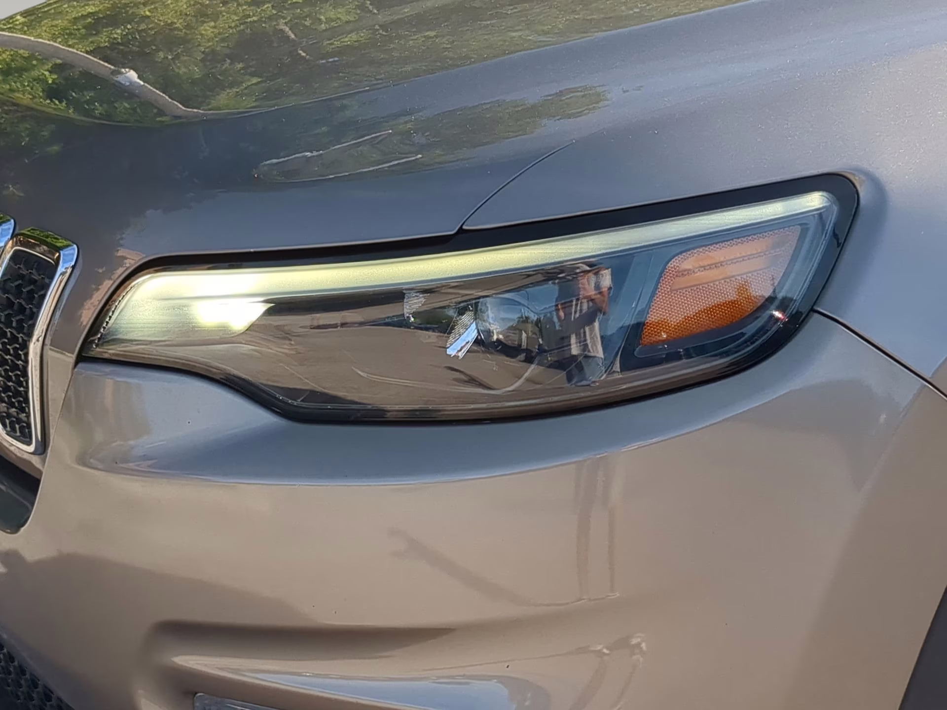 2020 Light Brownstone Pearlcoat Jeep Cherokee Limited 4X4 SUV