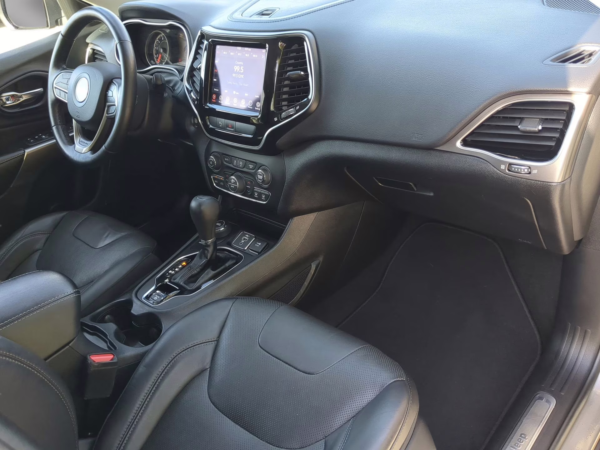 2020 Light Brownstone Pearlcoat Jeep Cherokee Limited 4X4 SUV