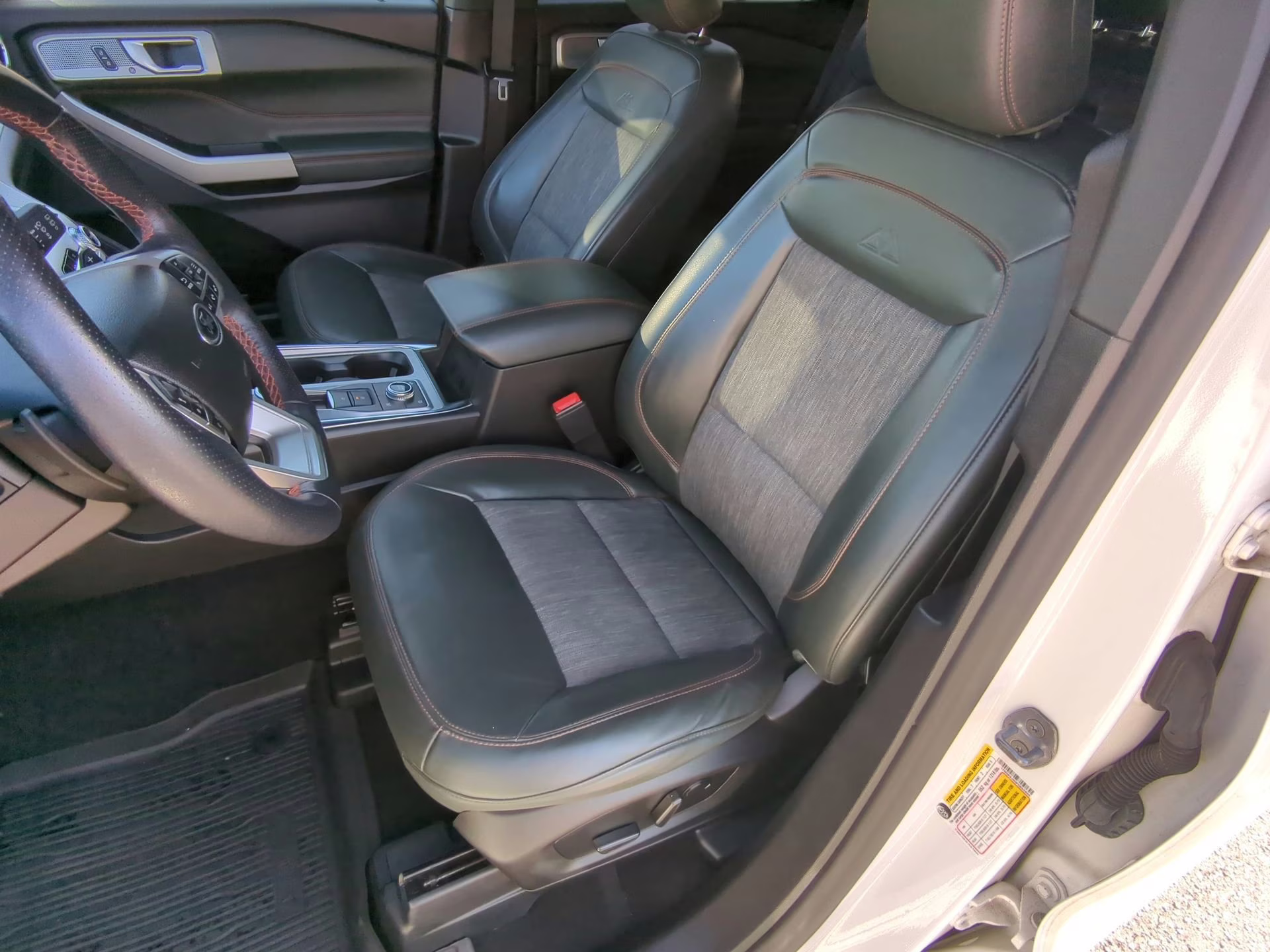 2023 Star White Metallic Tri-Coat Ford Explorer Timberline 4X4 SUV