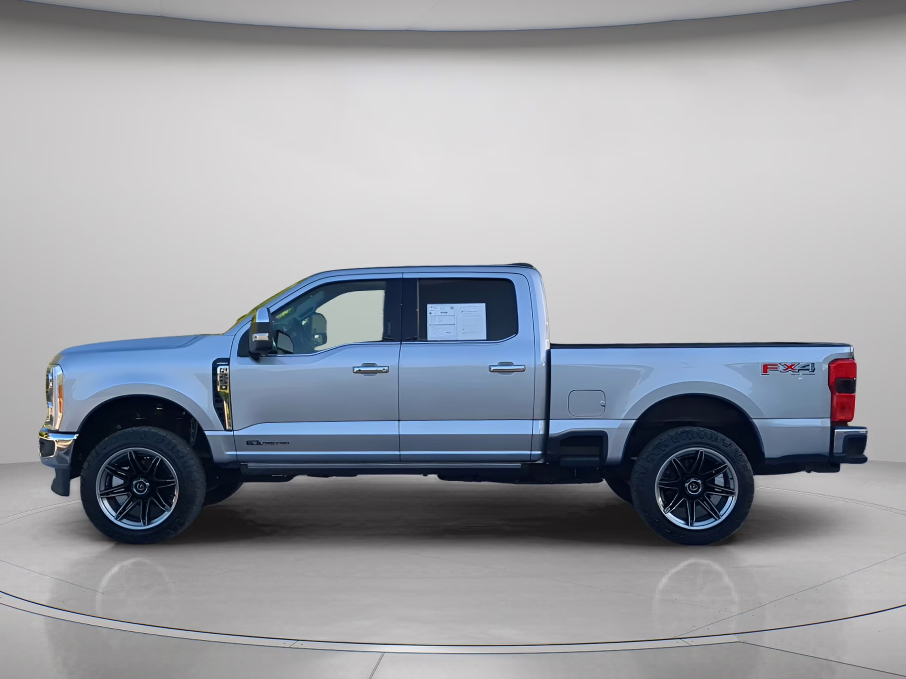 2023 Iconic Silver Metallic Ford Super Duty F-250 SRW LARIAT Crew Cab Pickup 4X4 Truck