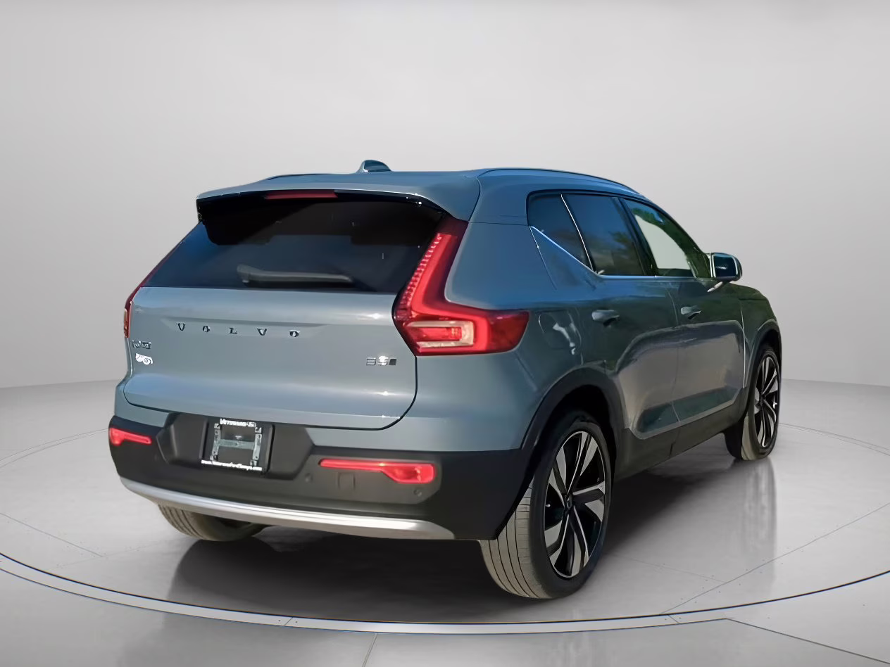 2023 Thunder Gray Metallic Volvo XC40 Plus Bright Theme AWD SUV