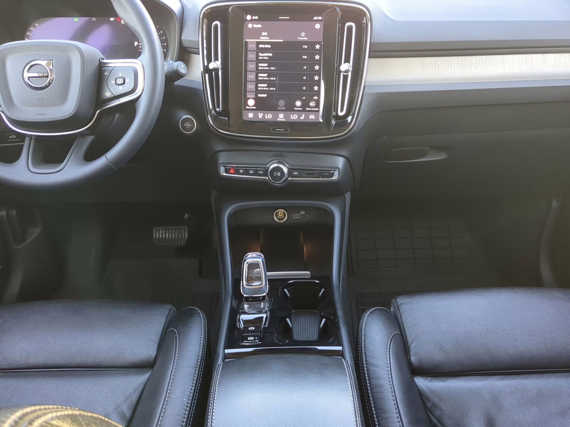 2023 Thunder Gray Metallic Volvo XC40 Plus Bright Theme AWD SUV
