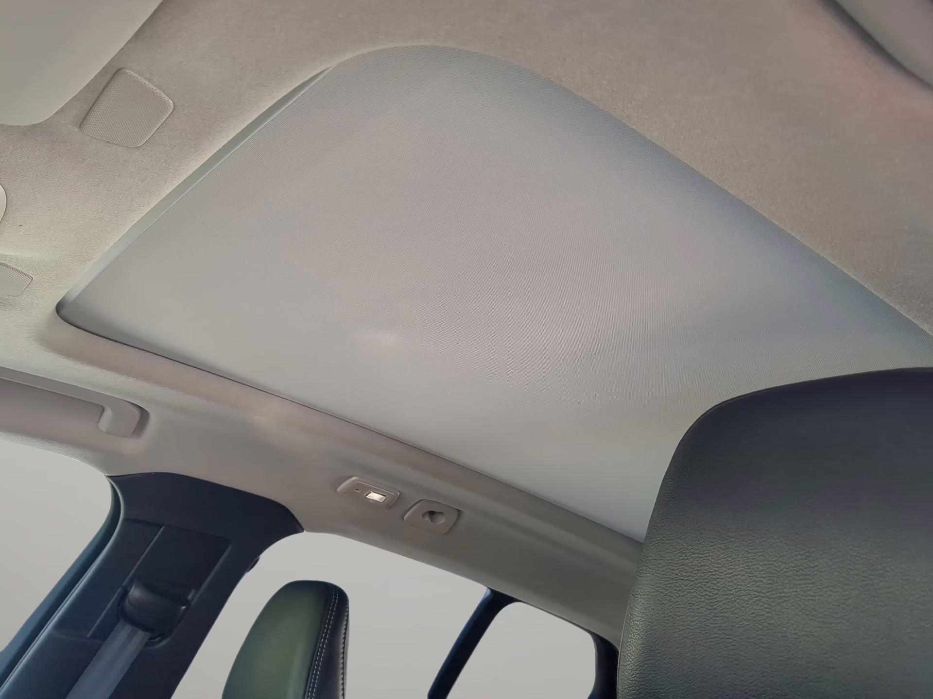 2023 Thunder Gray Metallic Volvo XC40 Plus Bright Theme AWD SUV