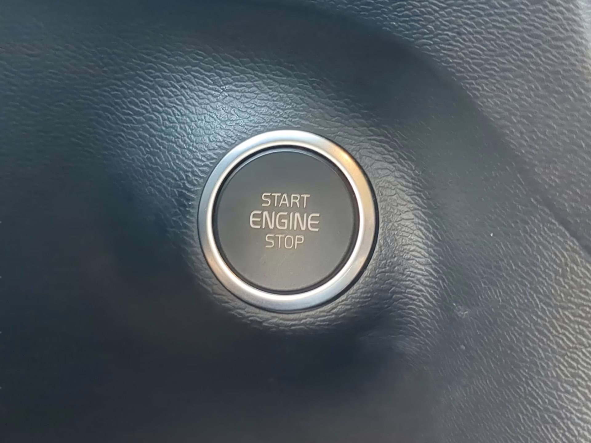 2023 Thunder Gray Metallic Volvo XC40 Plus Bright Theme AWD SUV