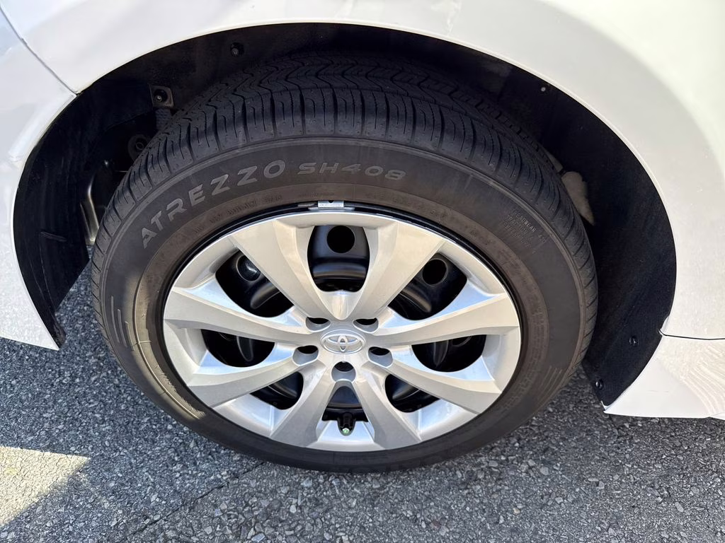 2024 Wind Chill Pearl Toyota Corolla LE FWD Sedan