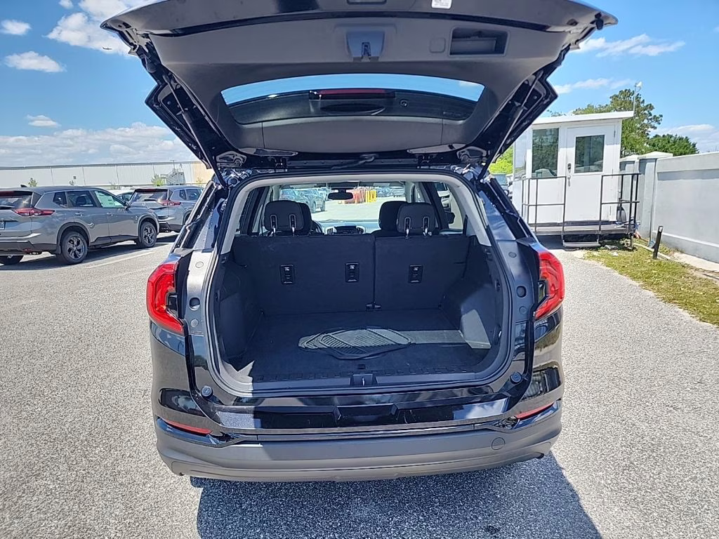 2019 Ebony Twilight Metallic GMC Terrain SLE FWD SUV