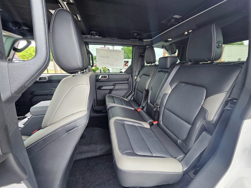 2026 Oxford White Ford Bronco Outer Banks 4X4 SUV