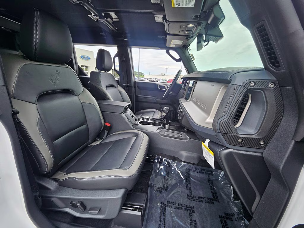 2026 Oxford White Ford Bronco Outer Banks 4X4 SUV