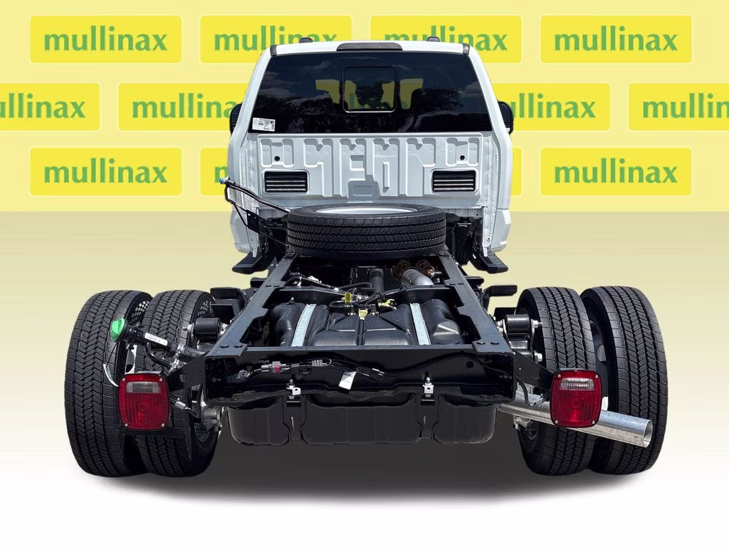2026 Oxford White Ford Super Duty F-450 DRW 4X4 Chassis
