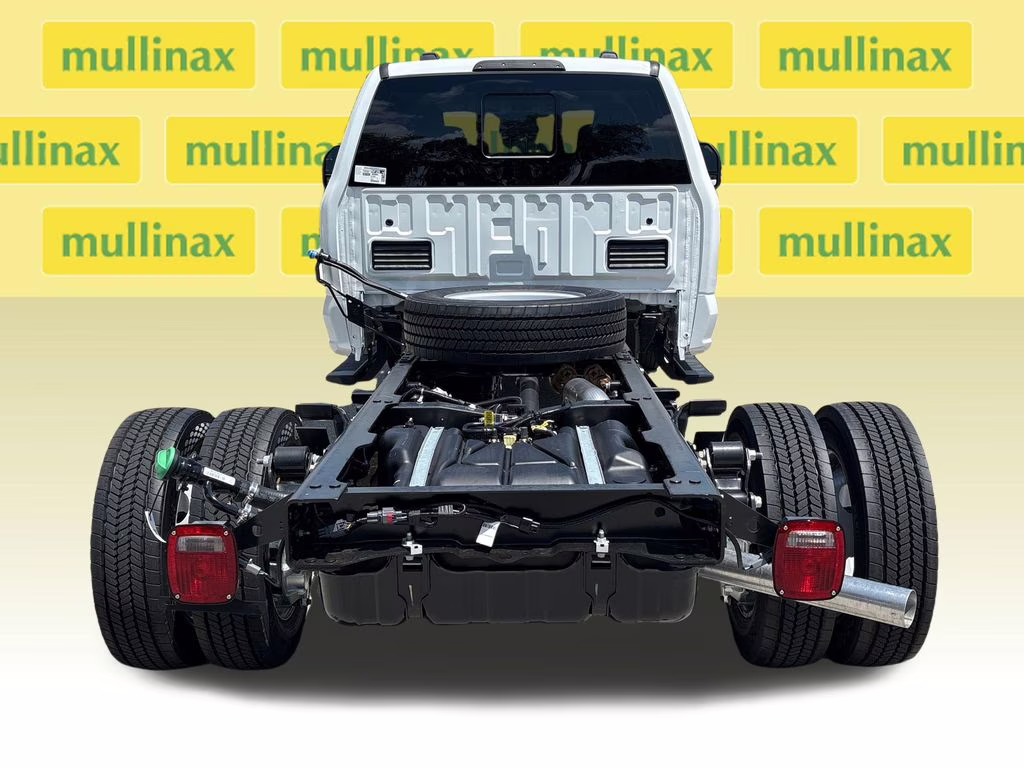 2026 Oxford White Ford Super Duty F-450 DRW 4X4 Chassis