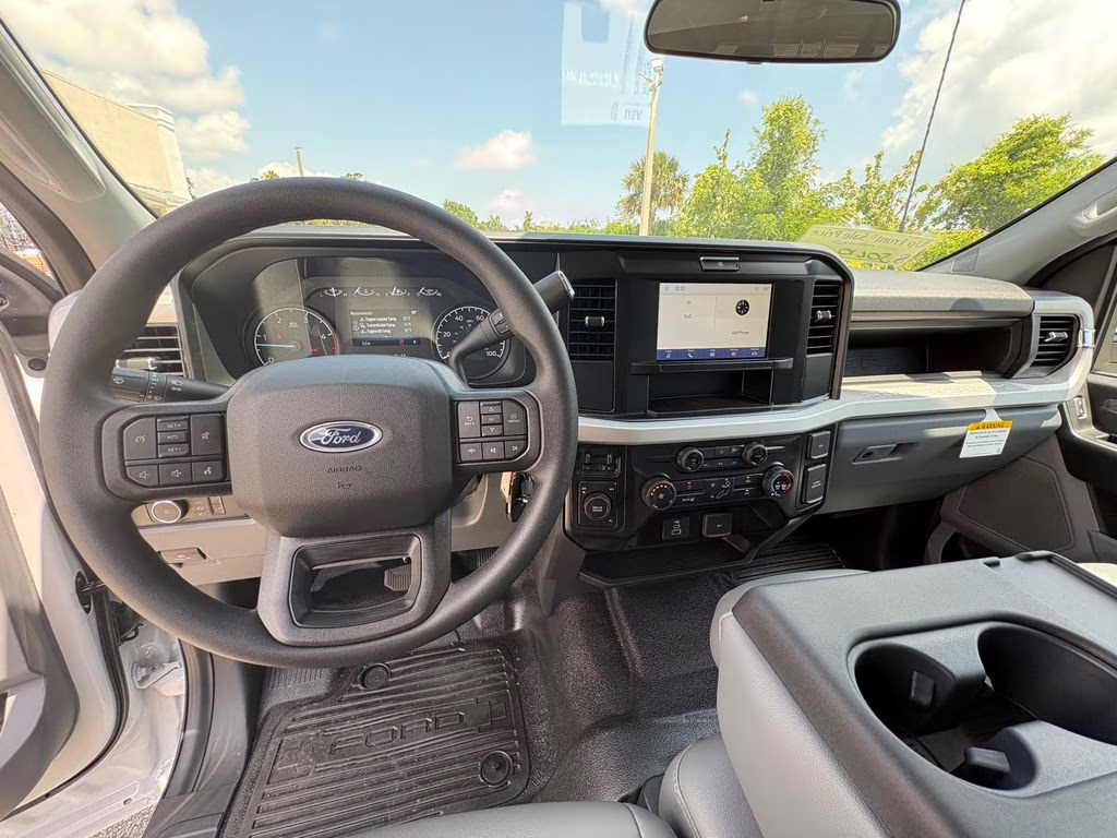 2026 Oxford White Ford Super Duty F-450 DRW 4X4 Chassis