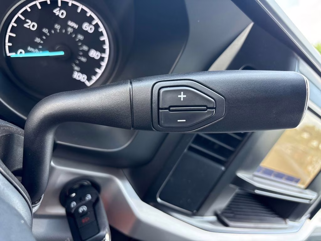 2026 Oxford White Ford Super Duty F-450 DRW 4X4 Chassis