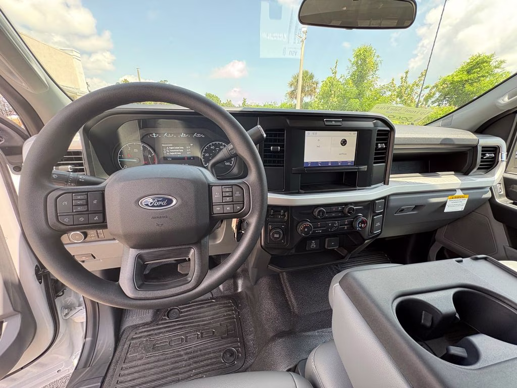 2026 Oxford White Ford Super Duty F-450 DRW 4X4 Chassis
