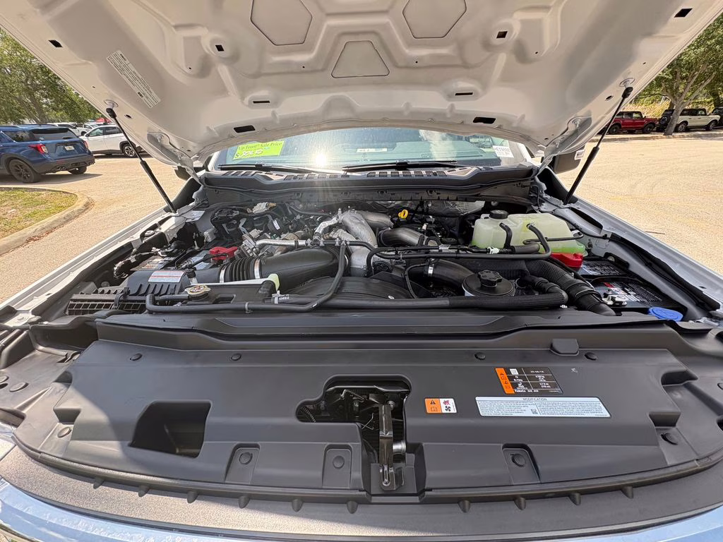 2026 Oxford White Ford Super Duty F-450 DRW 4X4 Chassis