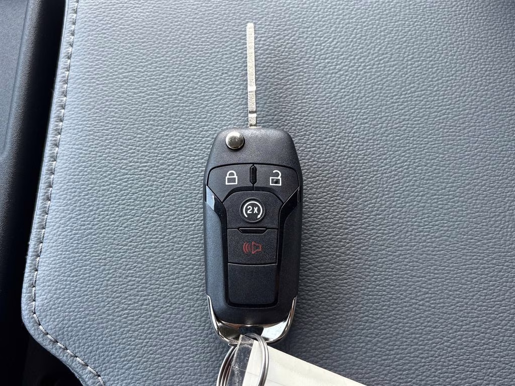 2026 Oxford White Ford Super Duty F-450 DRW 4X4 Chassis