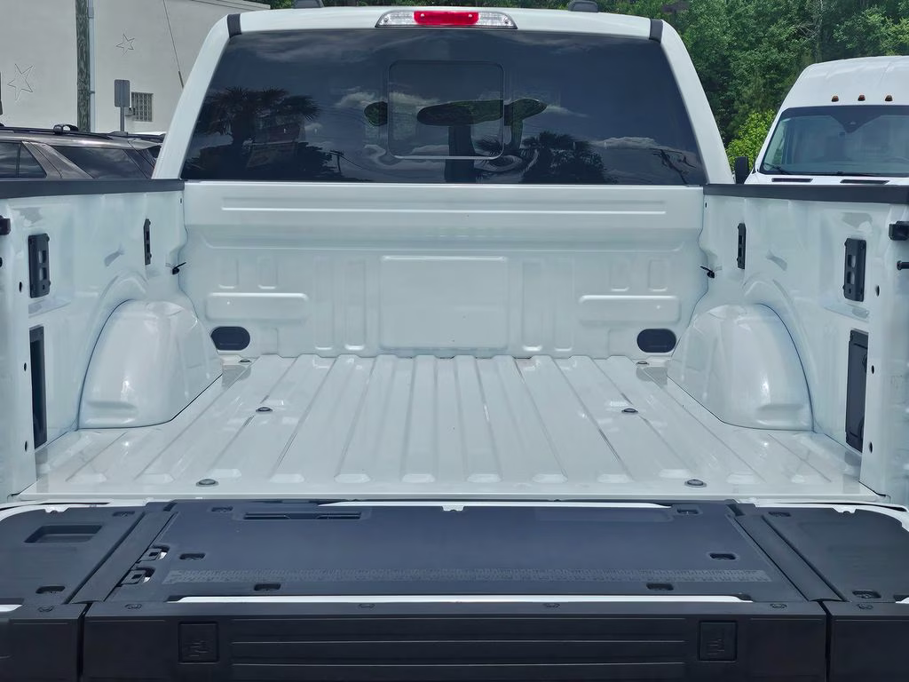 2026 Star White Metallic Tri-Coat Ford F-150 Lariat 4X4 Truck