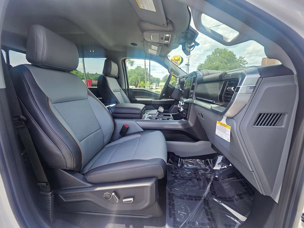 2026 Star White Metallic Tri-Coat Ford F-150 Lariat 4X4 Truck