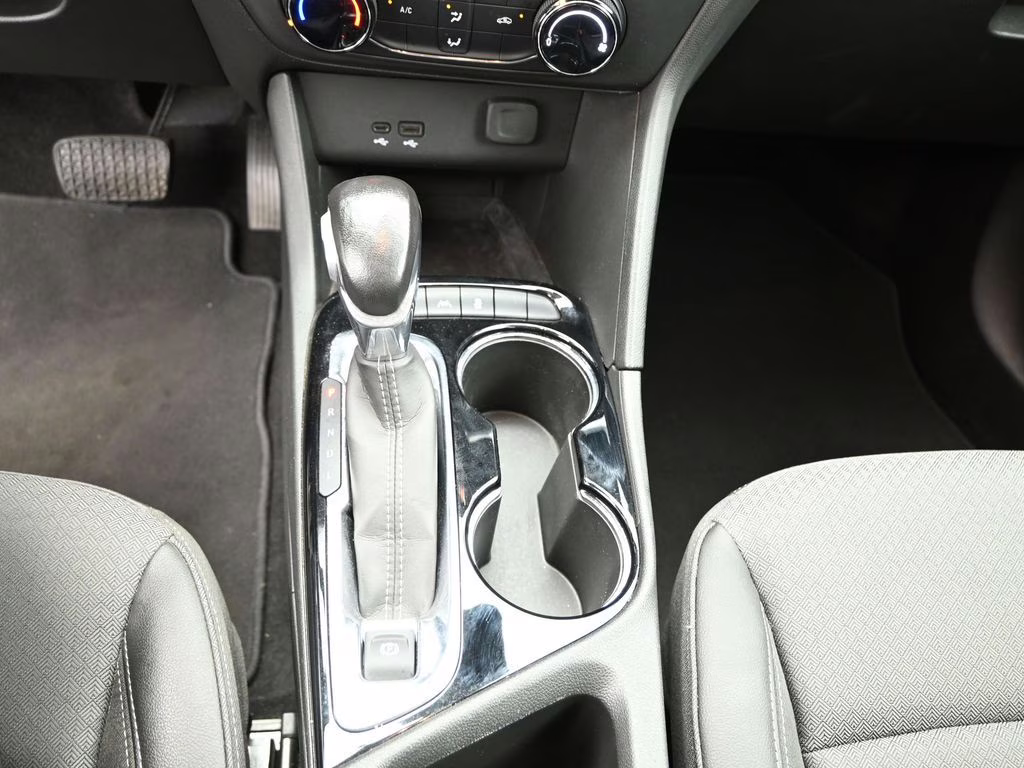 2024 Summit White Buick Encore GX Preferred FWD SUV