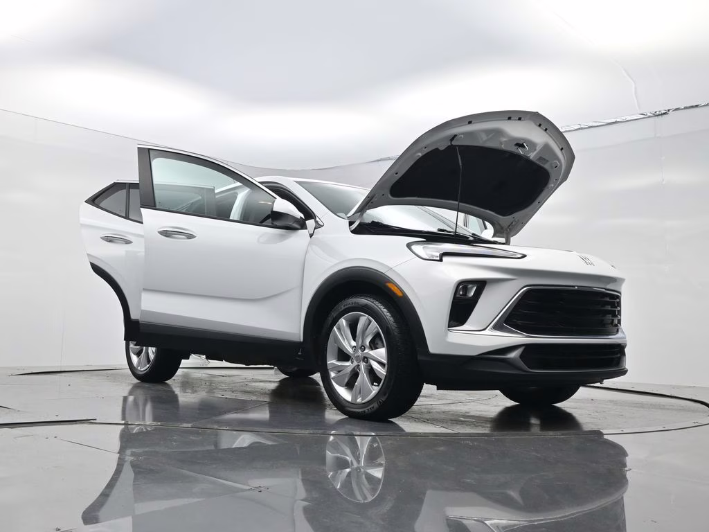 2024 Summit White Buick Encore GX Preferred FWD SUV