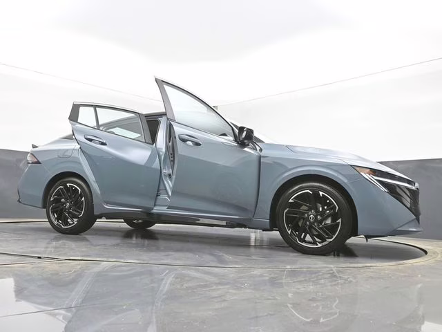 2026 Atlantic Gray/Super Black Nissan Sentra SR FWD Sedan