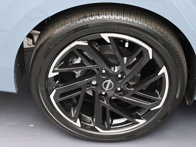 2026 Atlantic Gray/Super Black Nissan Sentra SR FWD Sedan