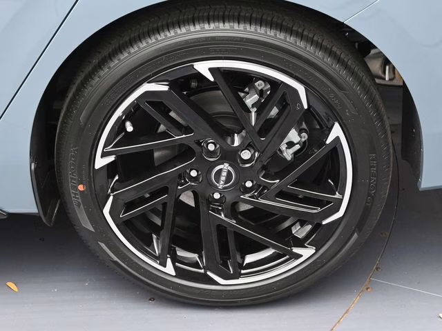 2026 Atlantic Gray/Super Black Nissan Sentra SR FWD Sedan