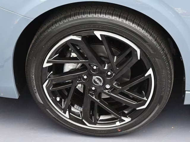 2026 Atlantic Gray/Super Black Nissan Sentra SR FWD Sedan