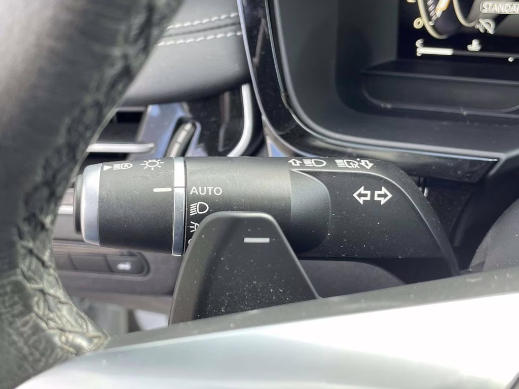 2023 Majestic White INFINITI QX60 LUXE FWD SUV