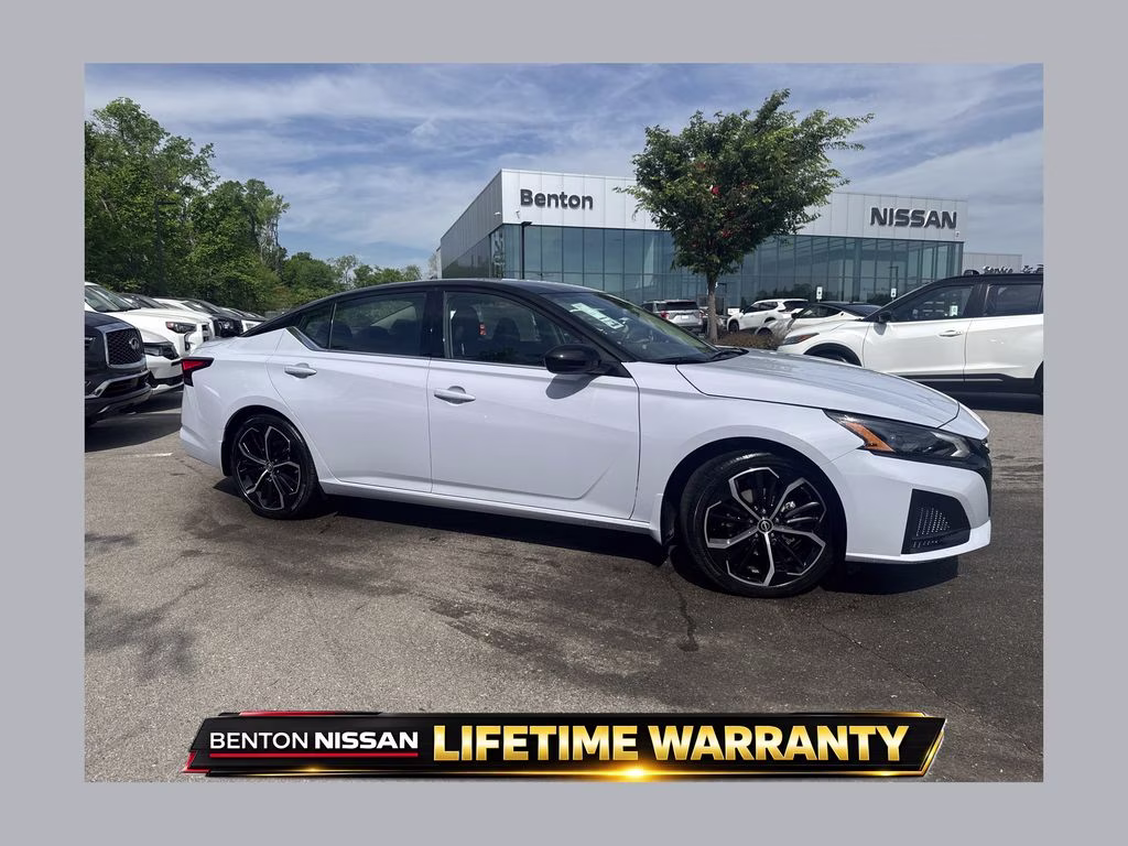 2026 Gray Sky/Super Black Nissan Altima 2.5 SR FWD Sedan