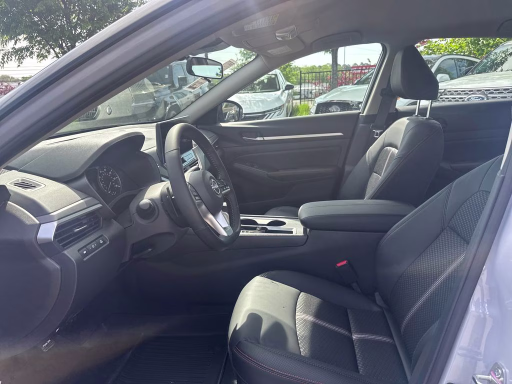 2026 Gray Sky/Super Black Nissan Altima 2.5 SR FWD Sedan