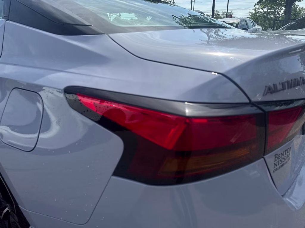 2026 Gray Sky/Super Black Nissan Altima 2.5 SR FWD Sedan