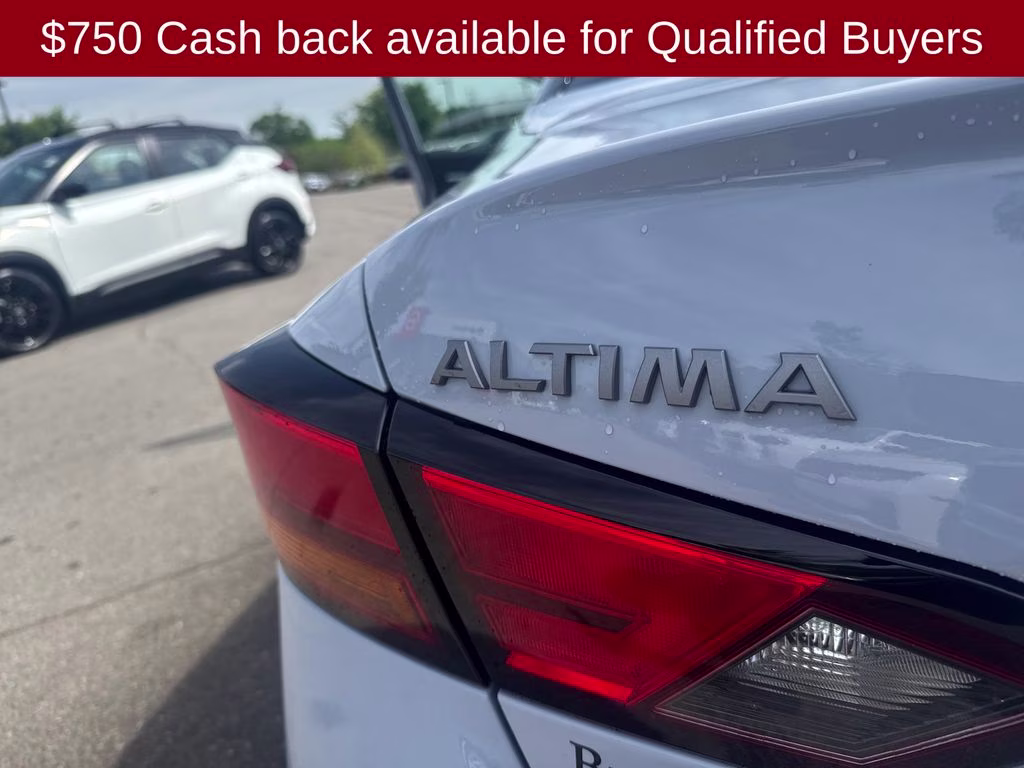 2026 Gray Sky/Super Black Nissan Altima 2.5 SR FWD Sedan
