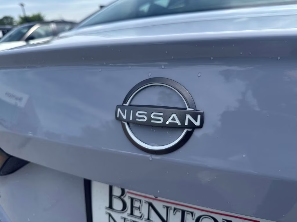 2026 Gray Sky/Super Black Nissan Altima 2.5 SR FWD Sedan