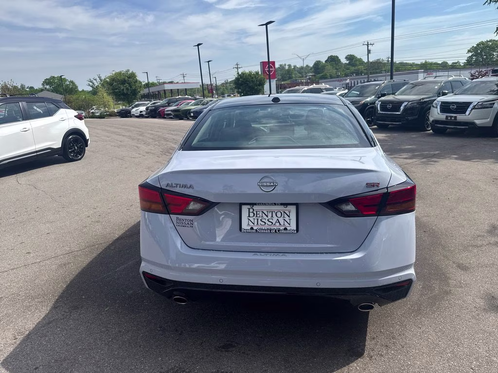 2026 Gray Sky/Super Black Nissan Altima 2.5 SR FWD Sedan
