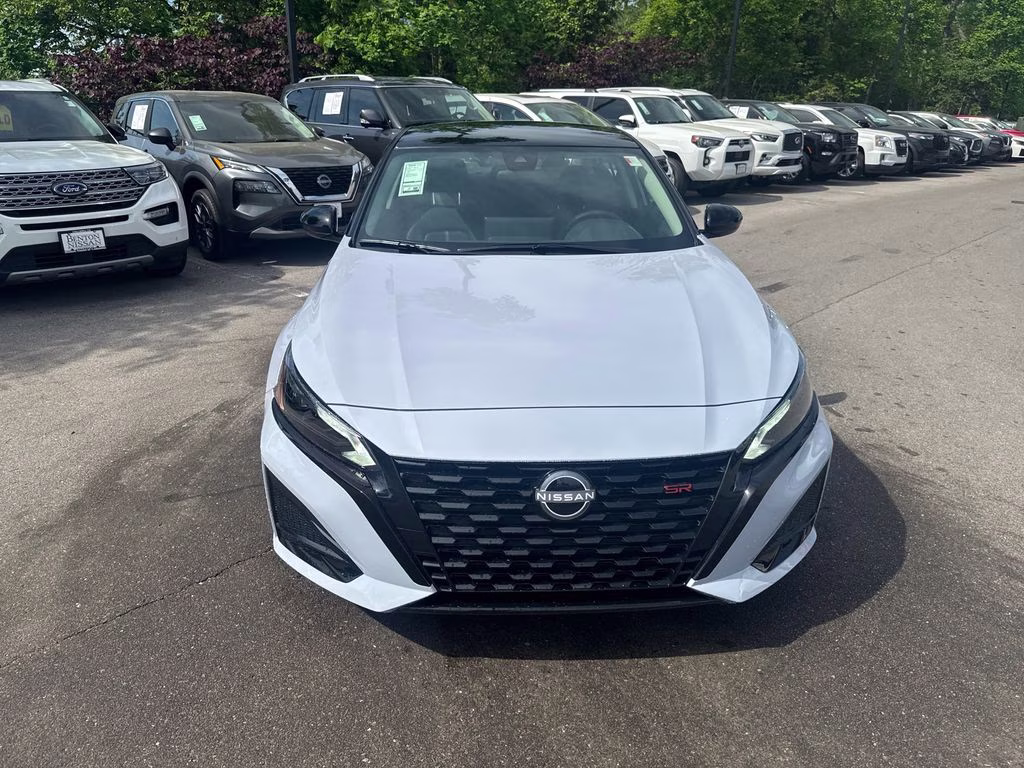 2026 Gray Sky/Super Black Nissan Altima 2.5 SR FWD Sedan