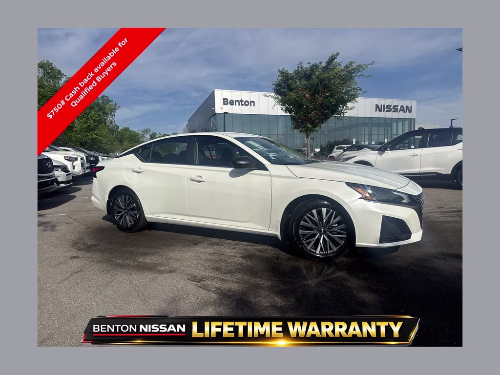 2026 Pearl White Tricoat Nissan Altima 2.5 SV FWD Sedan